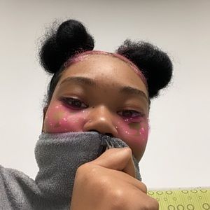 Meet your Posher, Mya